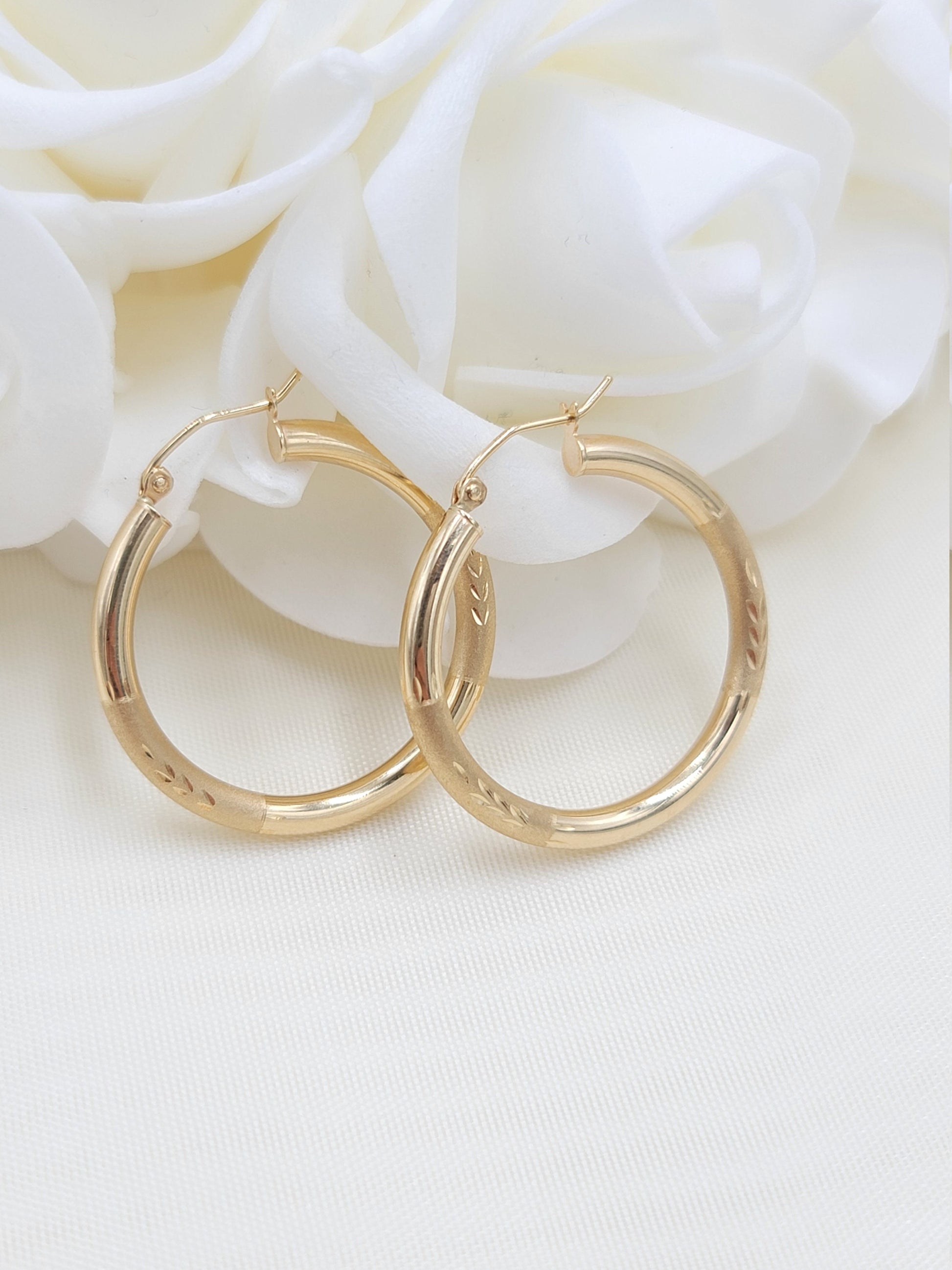 Stunning Solid 14K Gold 3mm Polished with Diamond cut touchHoop Earrings - For Her - Modern jewelry - Fine jewelry - 3MM