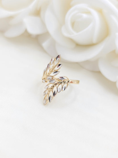 14k Gold Olive Leaf Sparkling Ring