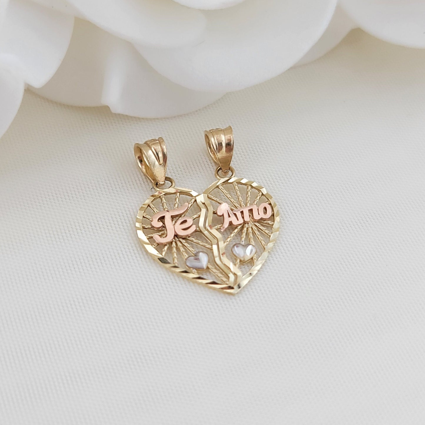 Solid 14k Gold Te amo Breakable Heart Pendant - Perfect Gift - Dije de corazon - For Her - For Couples