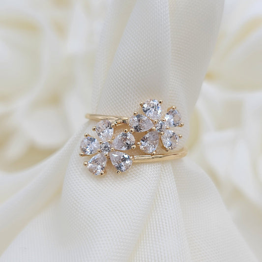 Solid 14k Gold Flowers Ring - Pear CZ Stones - Statement Ring