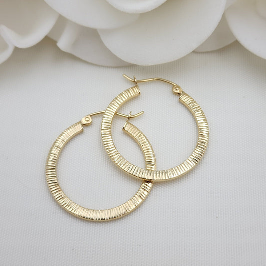 25MM 14k Gold Shiny Diamond Cut Hoop Earrings - 1 Inch - 2.5 mm Thick