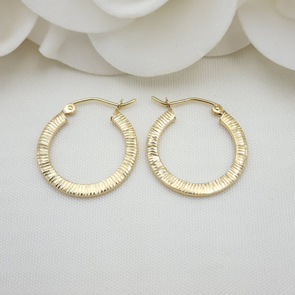 20MM 14k Gold Shiny Diamond Cut Hoop Earrings - 3/4 Inch - 2.5 mm Thick - For Her - Modern Jewelry