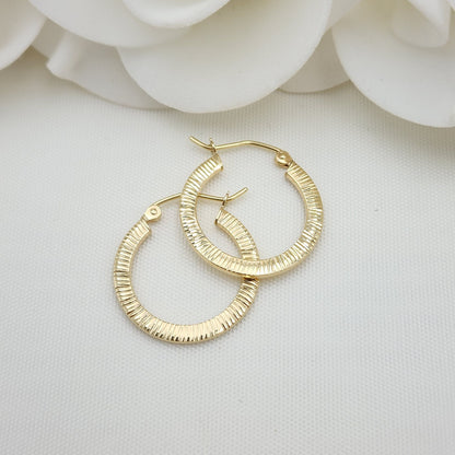 20MM 14k Gold Shiny Diamond Cut Hoop Earrings - 3/4 Inch - 2.5 mm Thick - For Her - Modern Jewelry