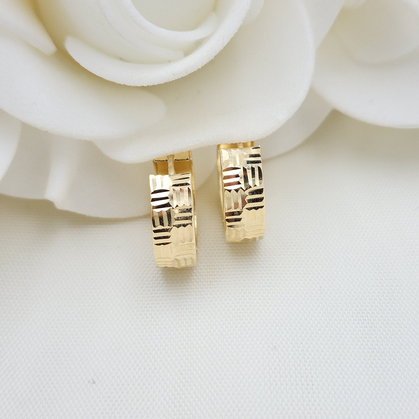 Modern 14k Gold Lines Diamond Cut Pattern Huggies Earrings - 15MM - 5MM - For Her