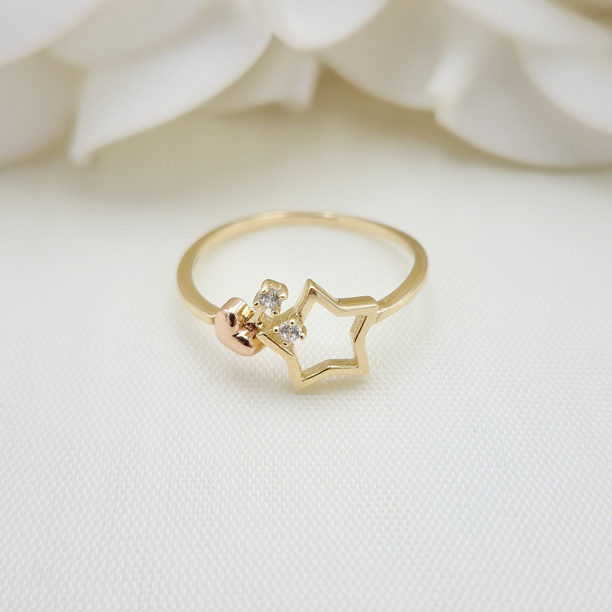 Solid 14k Gold Star Ring - Modern and Unique