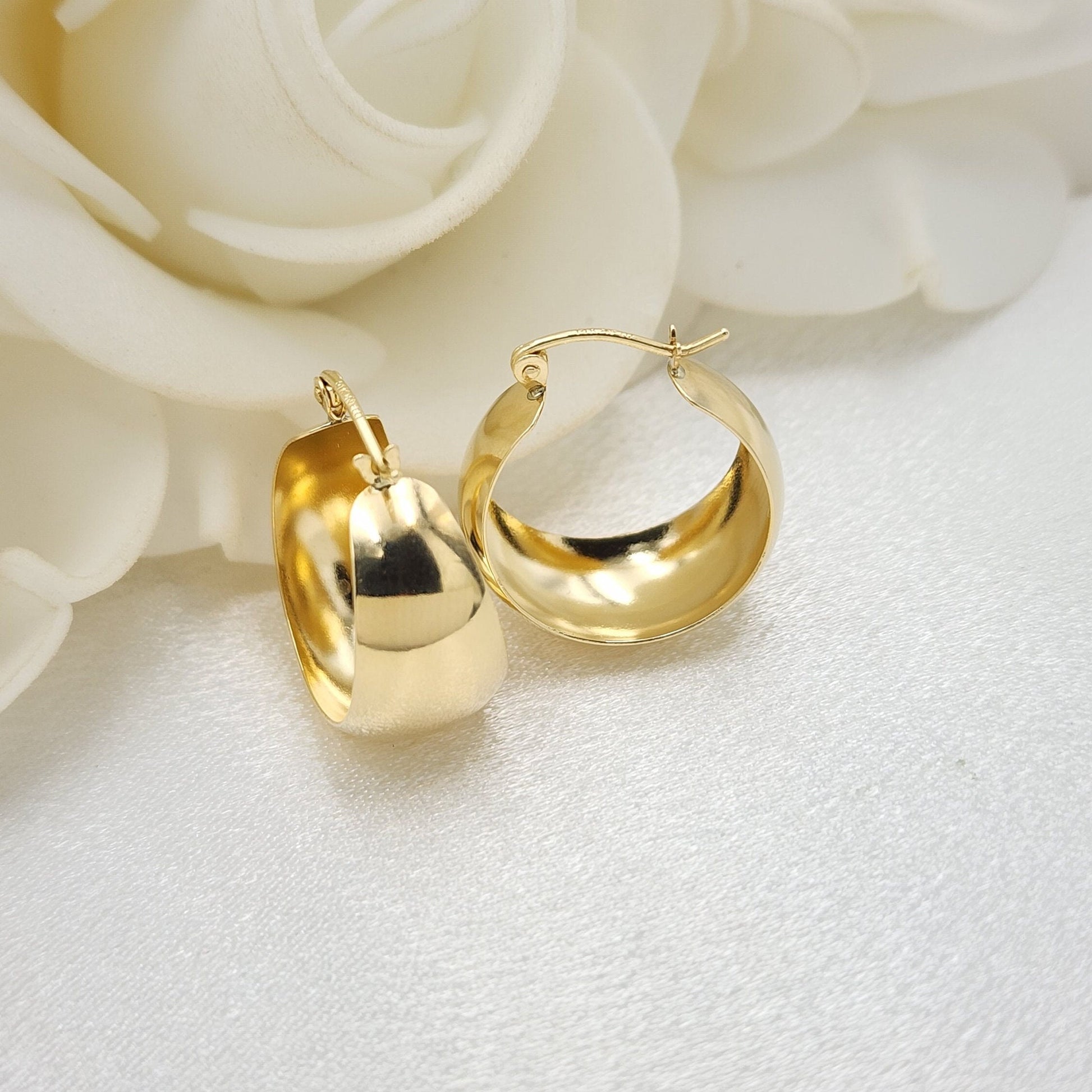 Stunning solid 14k Gold Small Extra Thick Polished Hoops Earrings - 10MM Thick - Elegant & Versatile - Perfect Gift