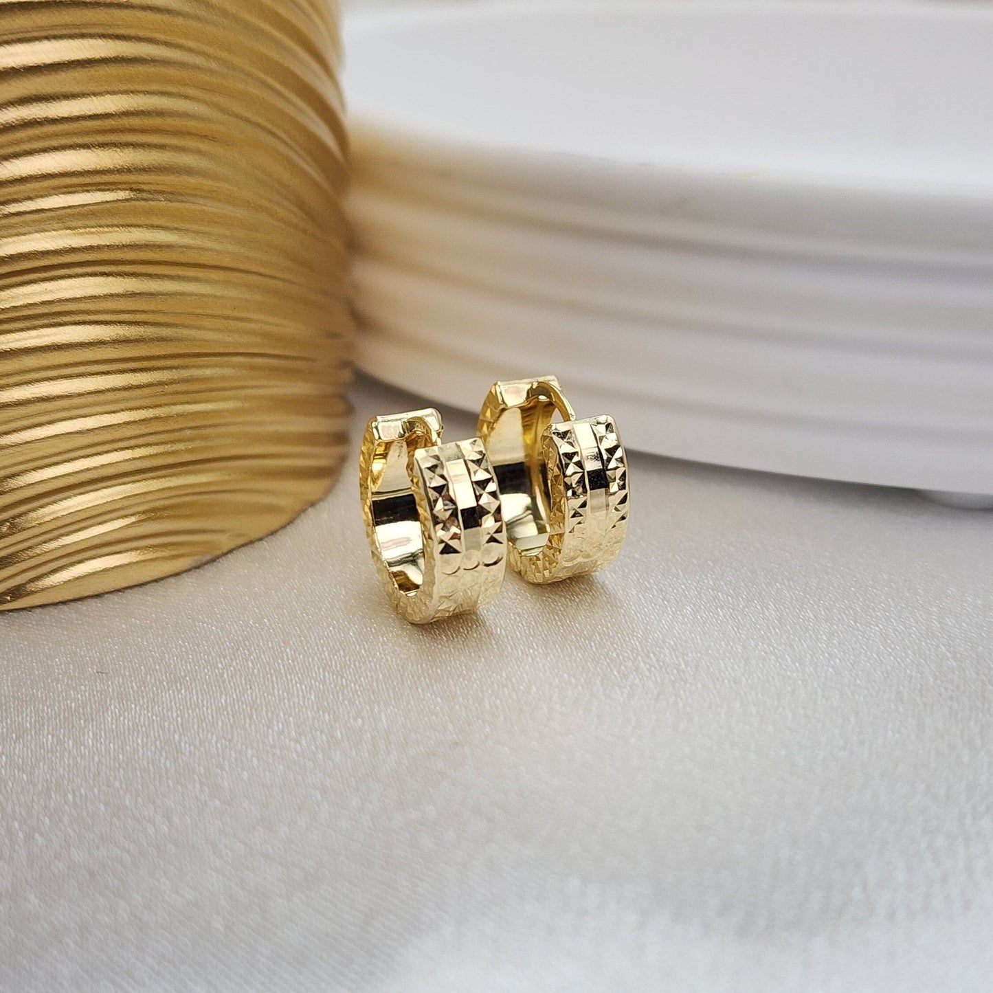 Solid 14k Gold Diamond Cut Mirror Huggie Earrings - 5mm thick - 14mm - Super Shiny - Perfect Gift For Her