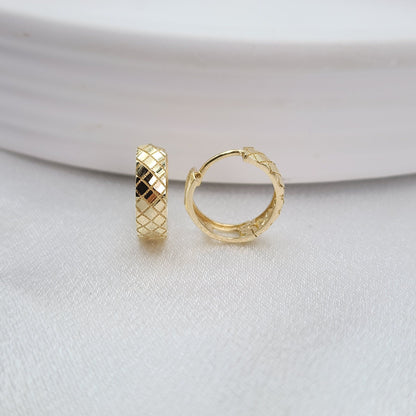 14k Gold Small Shiny Huggies Earrings - 4mm Thick - 13mm - Perfect For Everyday - Shiny & Comfortable