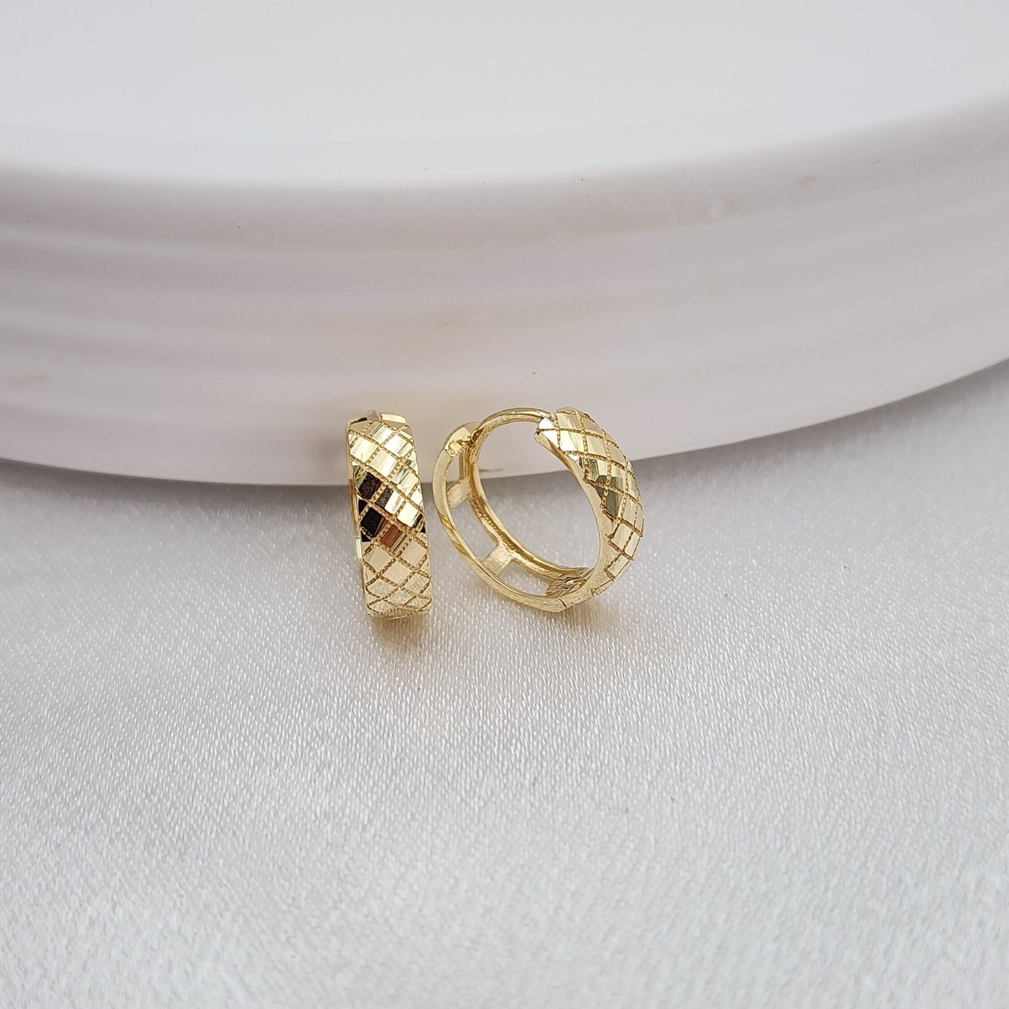 14k Gold Small Shiny Huggies Earrings - 4mm Thick - 13mm - Perfect For Everyday - Shiny & Comfortable