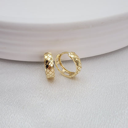 14k Gold Small Shiny Huggies Earrings - 4mm Thick - 13mm - Perfect For Everyday - Shiny & Comfortable