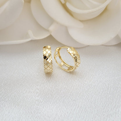 14k Gold Small Shiny Huggies Earrings - 4mm Thick - 13mm - Perfect For Everyday - Shiny & Comfortable