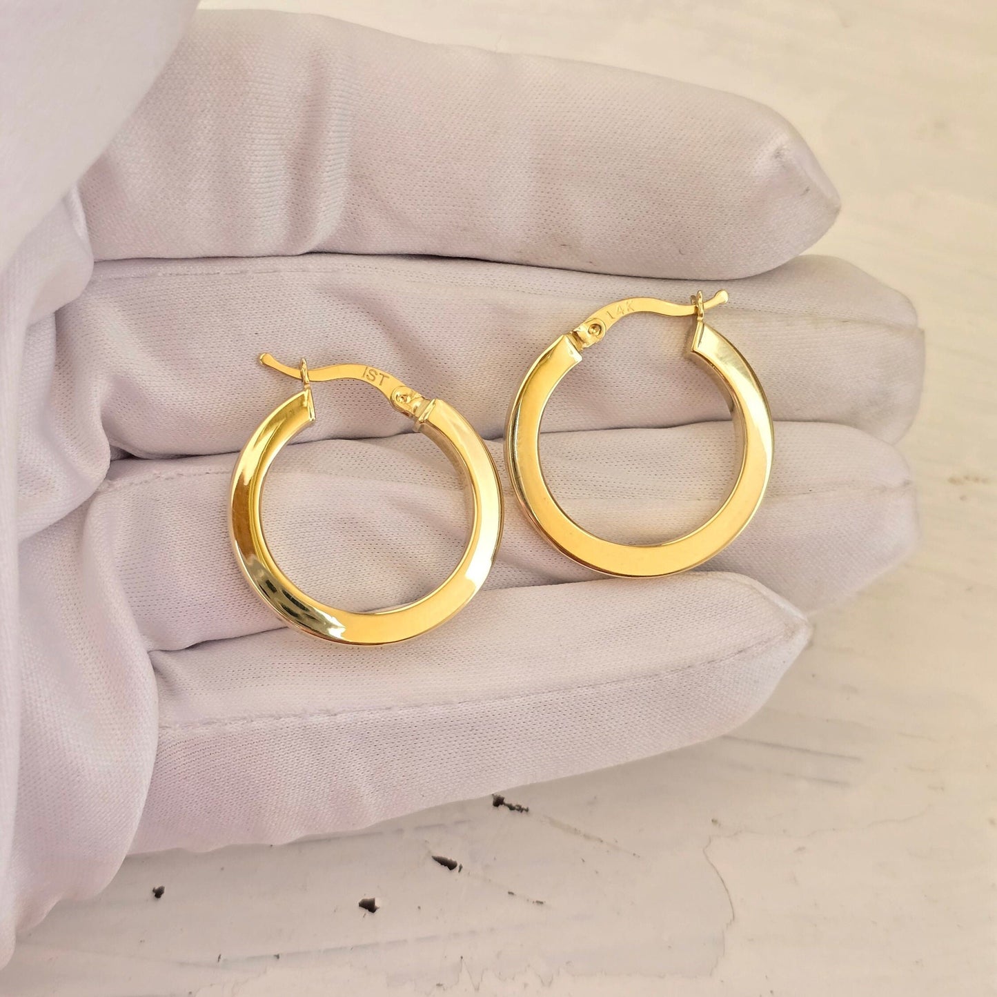 Elegant 14k Gold Polished Hoops Earrings - 24mm - Perfect For Everyday & Special Occasions - Ideal Gift