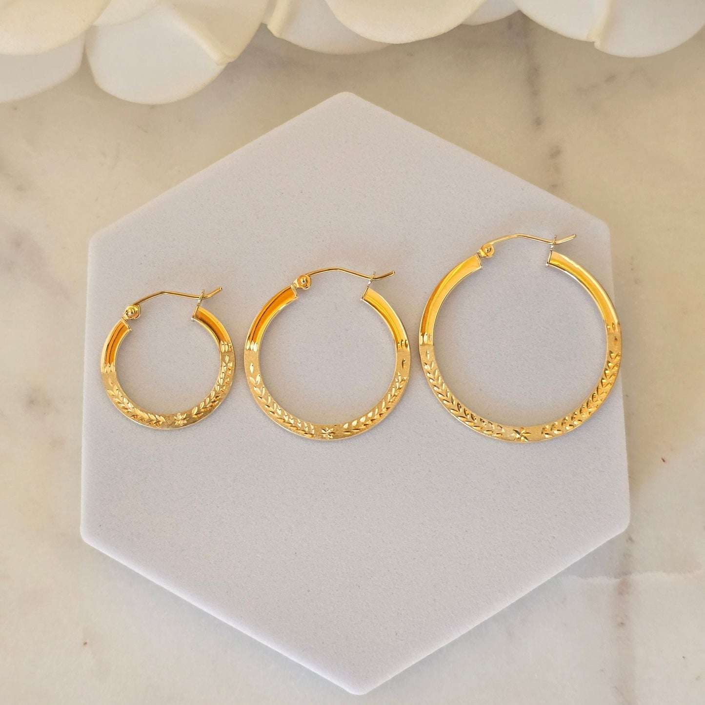 20mm, 25mm 30mm 14k Gold Diamond Cut Hoop Earrings - Fine Jewelry - Real Gold - For Her