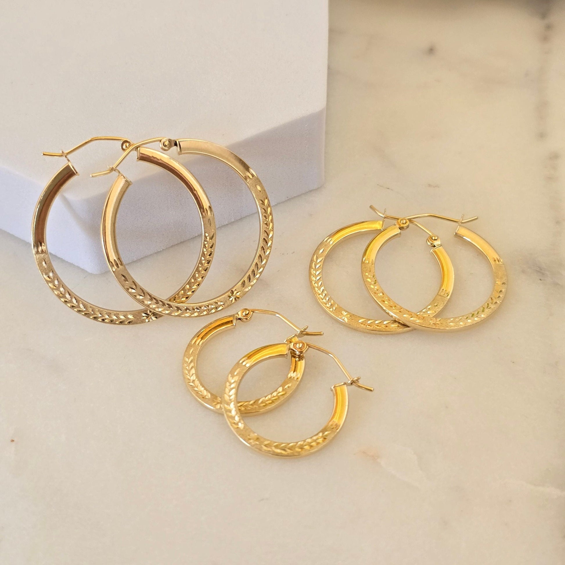 20mm, 25mm 30mm 14k Gold Diamond Cut Hoop Earrings - Fine Jewelry - Real Gold - For Her