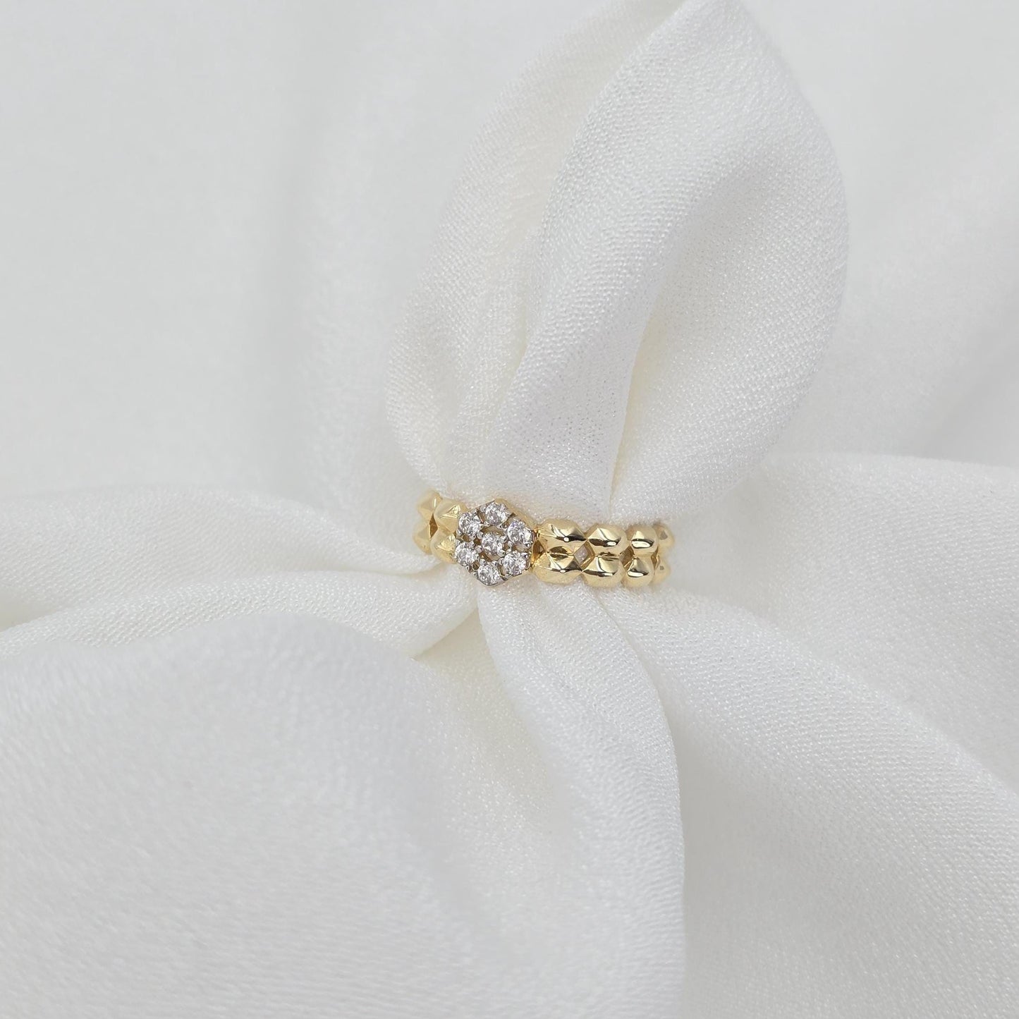 Solid 14k Gold Texture Flower Ring - Perfect For Her - Shiny & Elegant