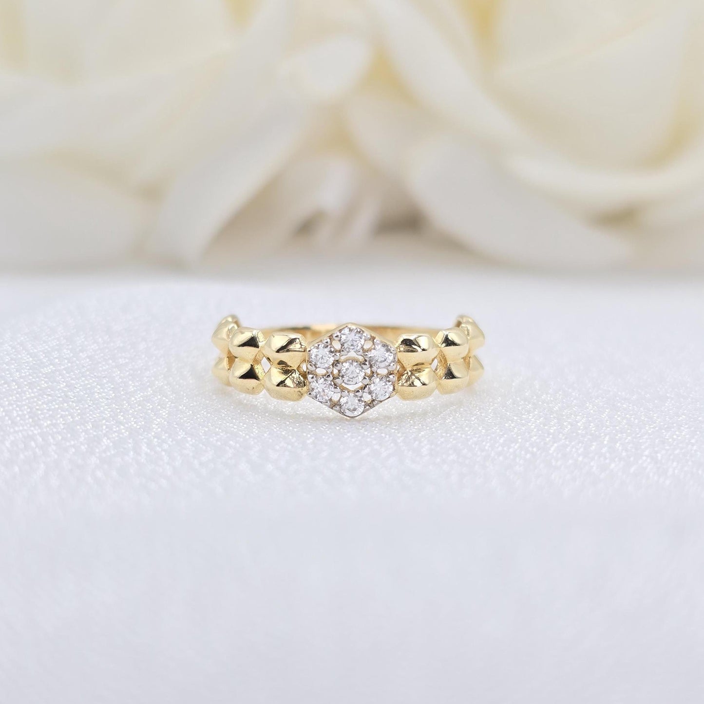 Solid 14k Gold Texture Flower Ring - Perfect For Her - Shiny & Elegant